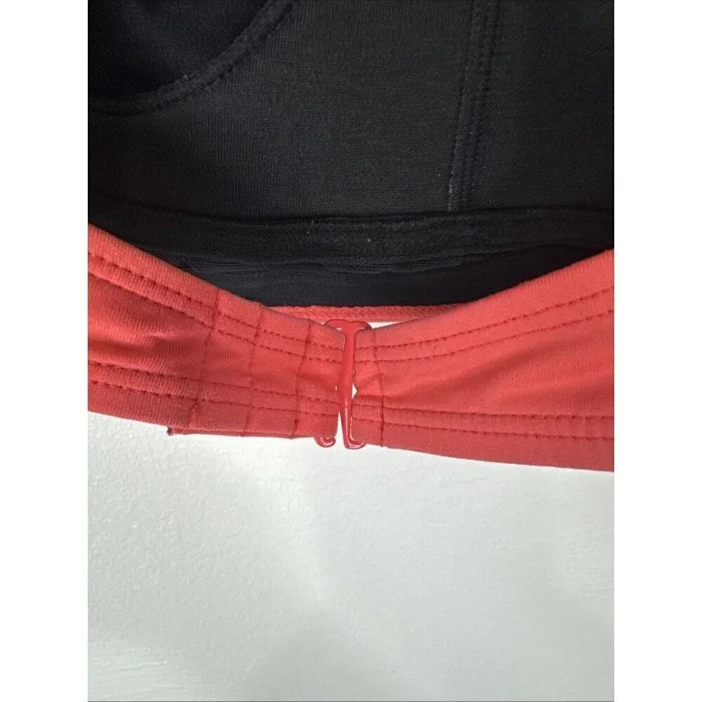Athleta Women's M‎ Racerback Cutout Back Removable Pads Sports Bra Coral